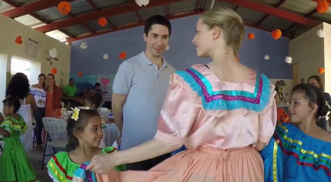 El video de Amanda Seyfried y Justin Long en Nicaragua