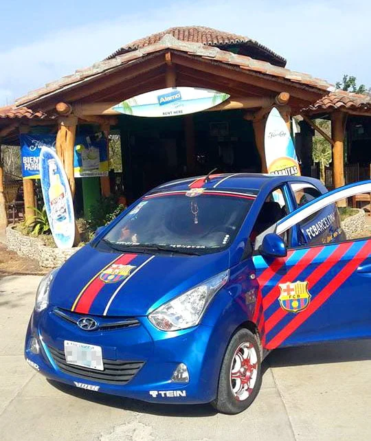 Entrevistamos al dueño del carro Barça que anda por las calles de Managua