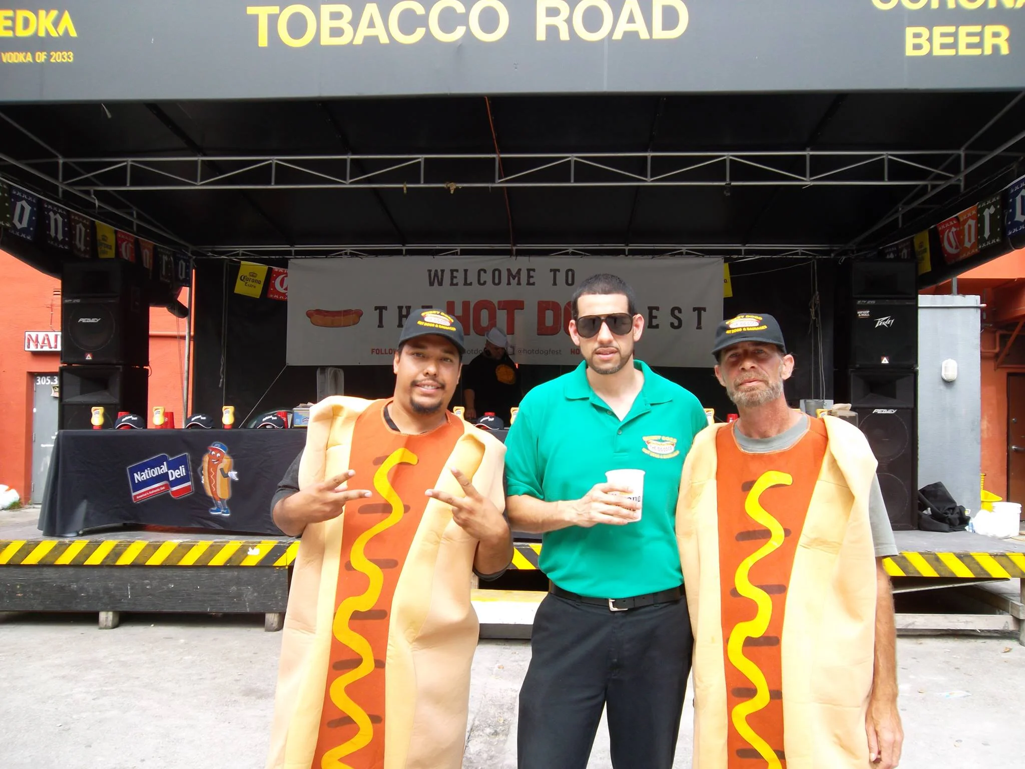 Víctor Ruiz, el nica que hace los mejores Hot Dogs de USA