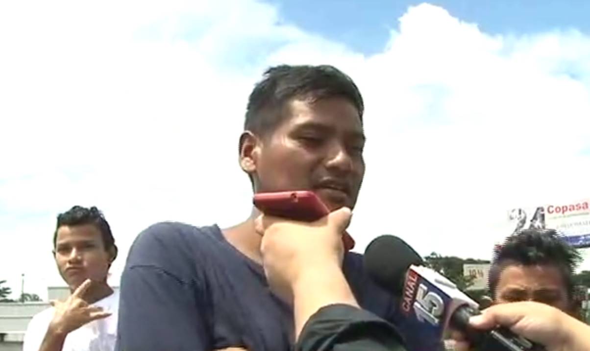 En los Miércoles de Protesta contra el CSE no hay guaro. Pero si andan de goma