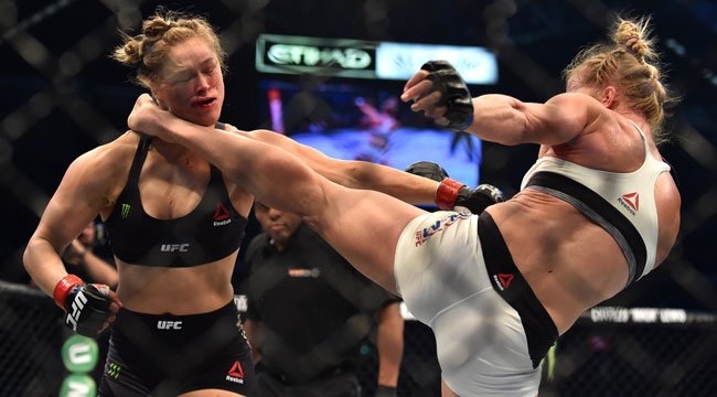 Los videos y mejores memes de la despapayada a Ronda Rousey