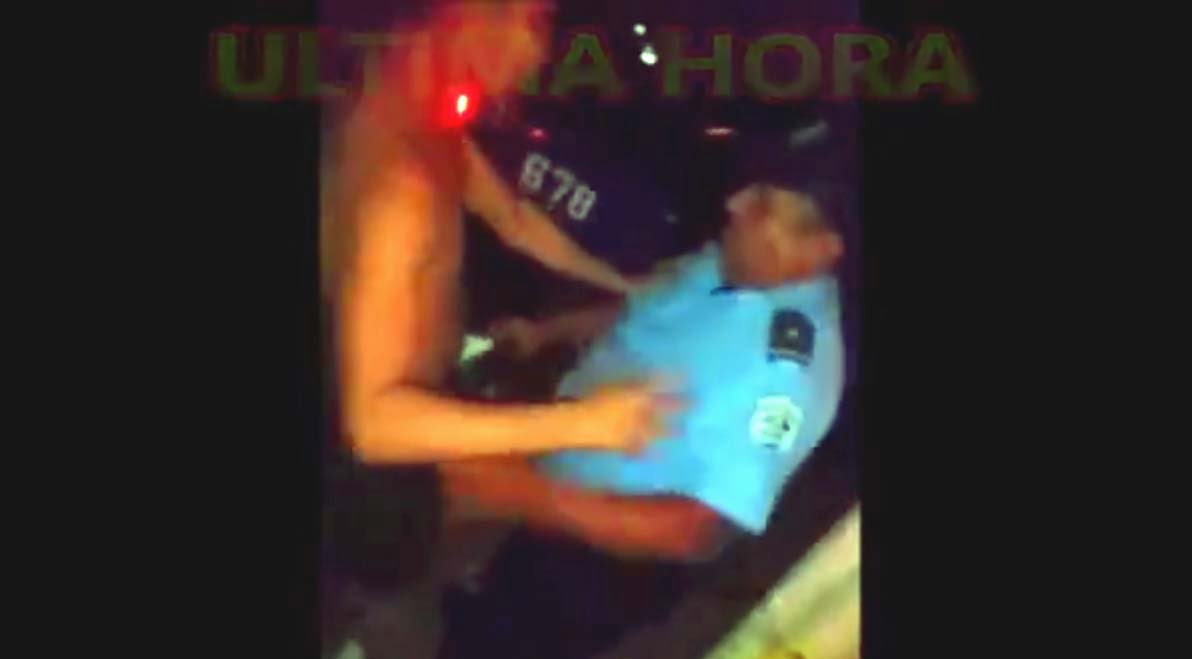 El (más o menos) impactante video de unos policías pegandole a un niño de 16 años