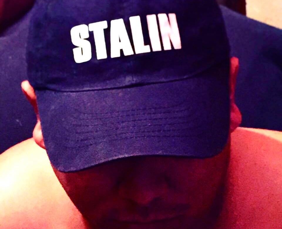 El video donde Stalin Vladimir la remanga … y la rempuja