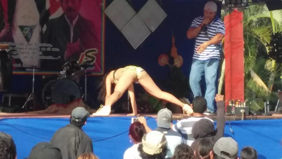 Ya nos llegaron los Videos de la campaña sexy del Presi Daniel en Jinotepe
