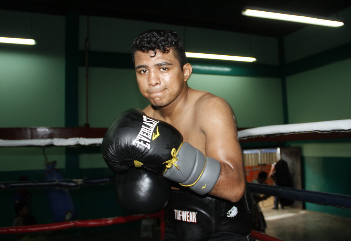 El Chocolatito se disculpa con los que no creen en Virgenes. Es en serio