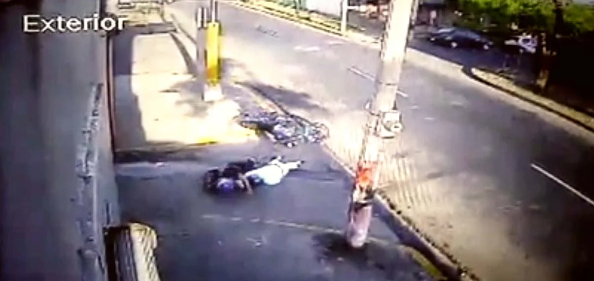 Se Busca: El Busero que se levantó a los de la moto #Video