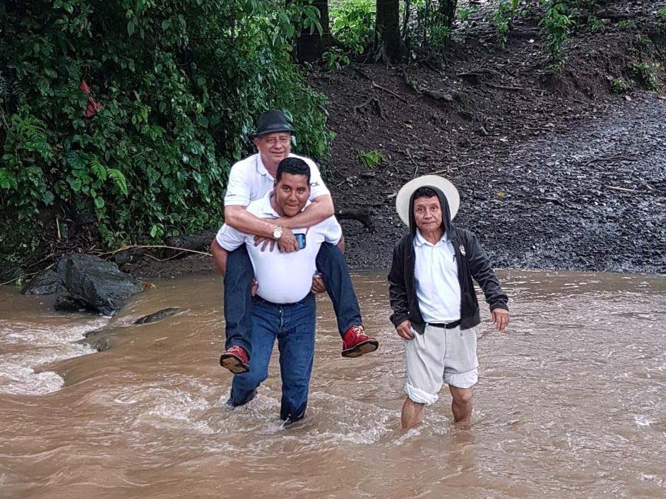 Así son los políticos de Nicaragua. Les gusta andar paca paca