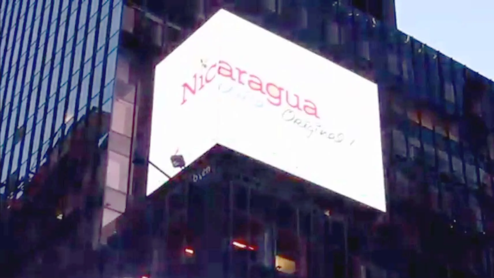 Nicaragua paga por salir en Time Square de New York. Nosotros tenemos una mejor idea