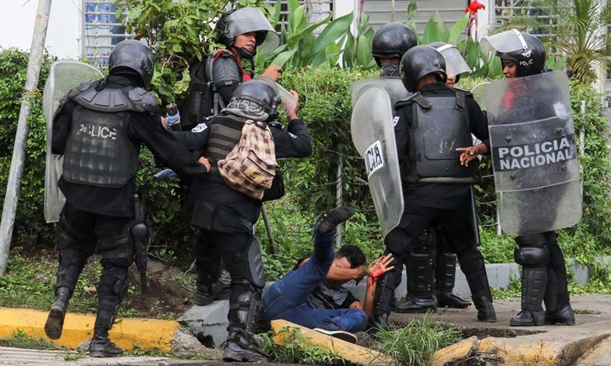 Feliz navidad Masacrín, ahora sos criminal internacional (gracias expertos de la CIDH)
