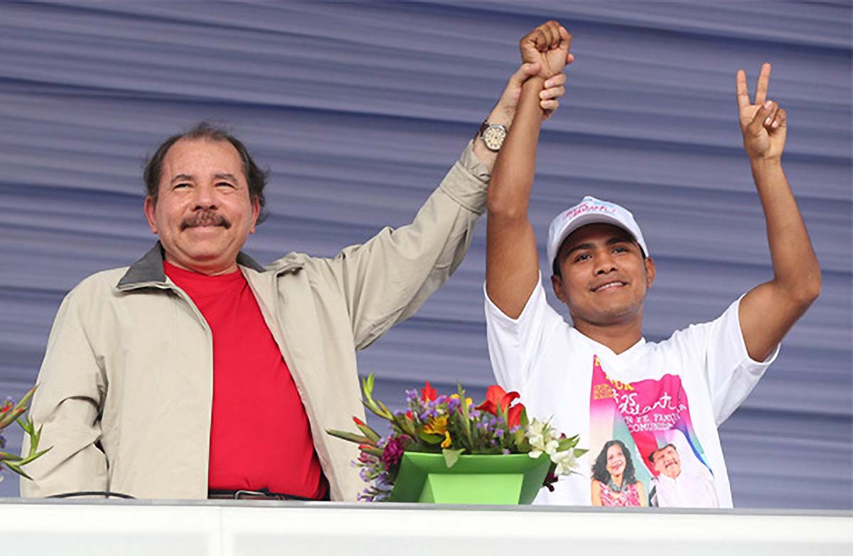daniel ortega chocolatito roman