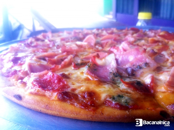 Review: Atomic Pizza en Altamira, la mejor pizza que 200 pesos pueden comprar