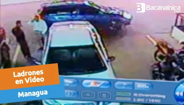 Ladrones captados en video: roban cartera en gasolinera